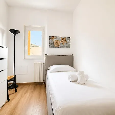 Apartment Hostdomus - Sky And Rooftop Finale Ligure