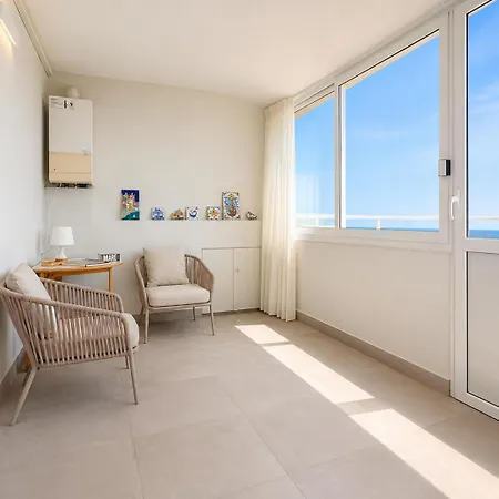 Apartment Hostdomus - Sky And Rooftop