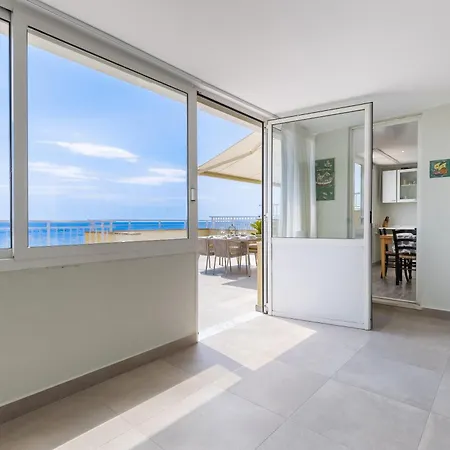 Hostdomus - Sky And Rooftop Finale Ligure